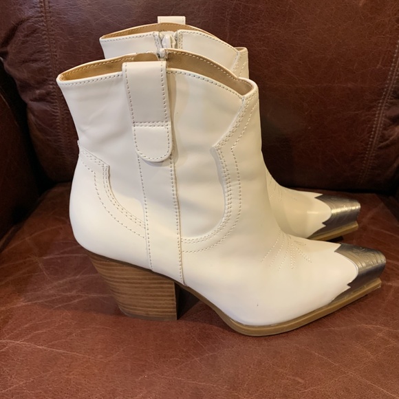 GB White Leather Cowgirl Ankle Boots Women's 8.5M - Picture 2 of 9